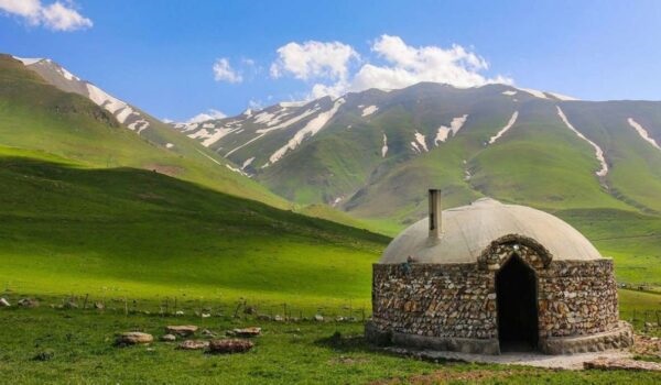 Durna-Eco-camp-Ardabil-Iran-Best-Iran-Ecolodges-Exotigo-1-e1655110707771-600x350